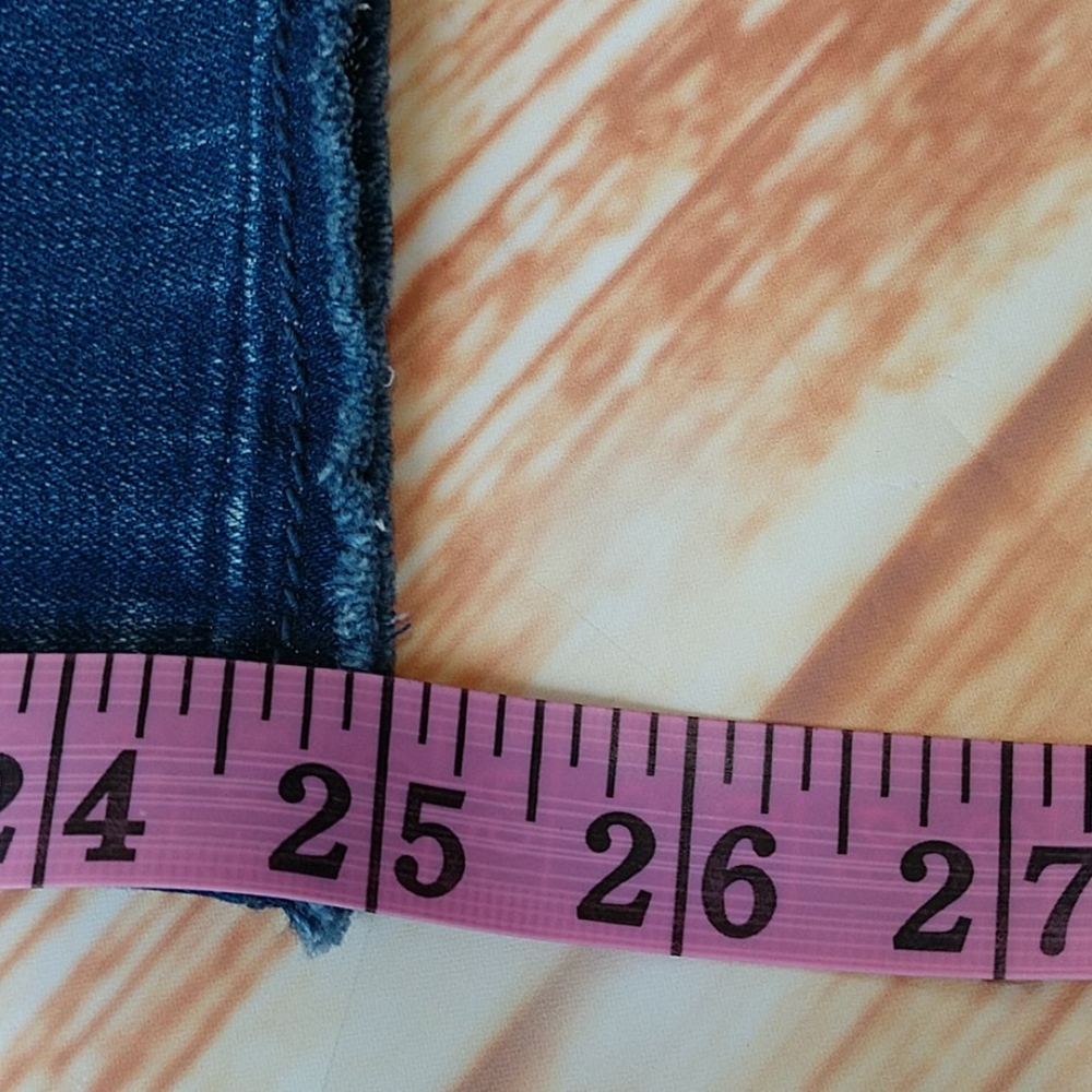 Isaac Mizraha Live cropped jeans. Size 4 - Picture 11 of 11